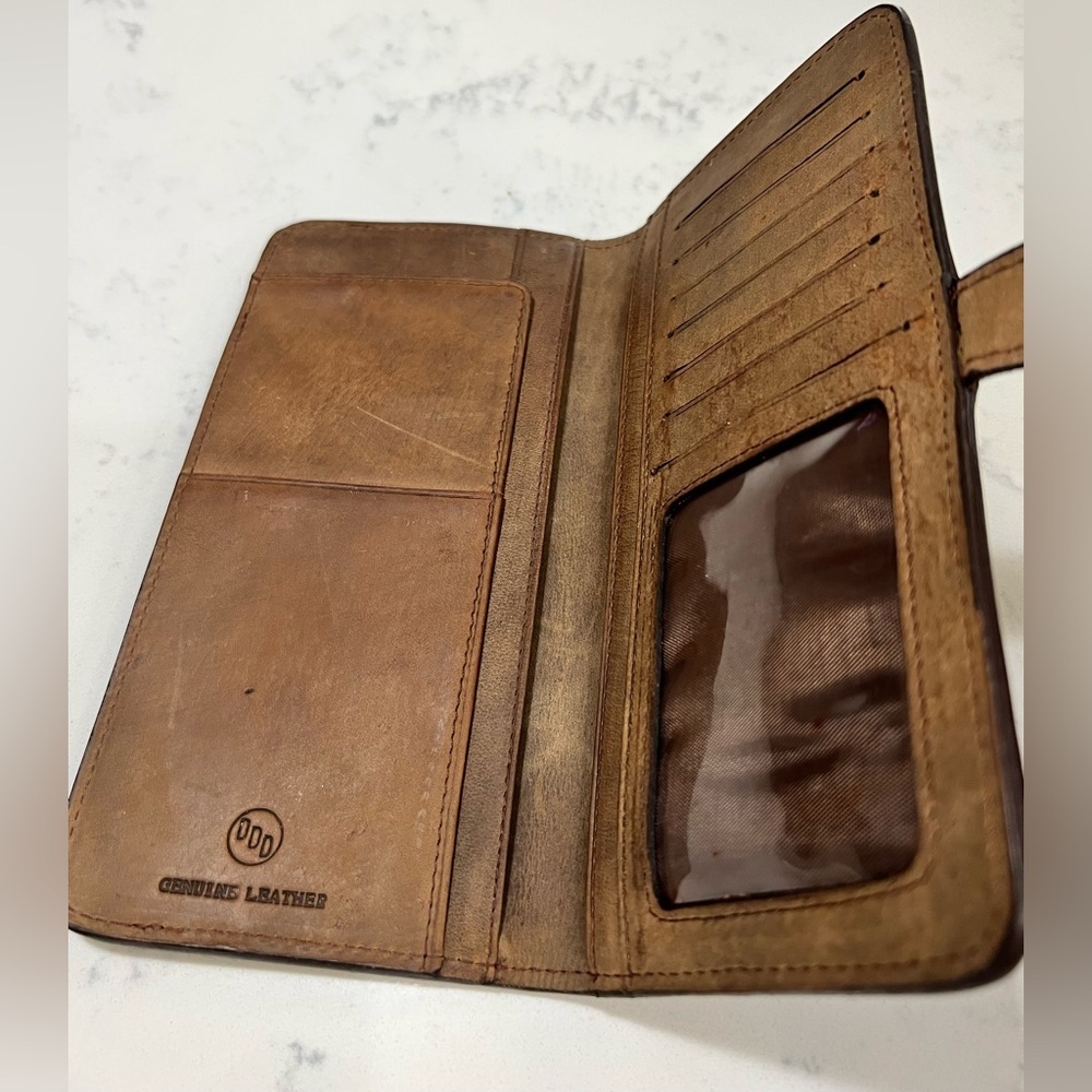 Brown Leather Wallet with Silver Accents - Picture 5 of 10